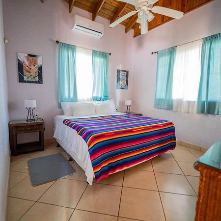ويست باي Seaside Inn Roatan المظهر الخارجي الصورة
