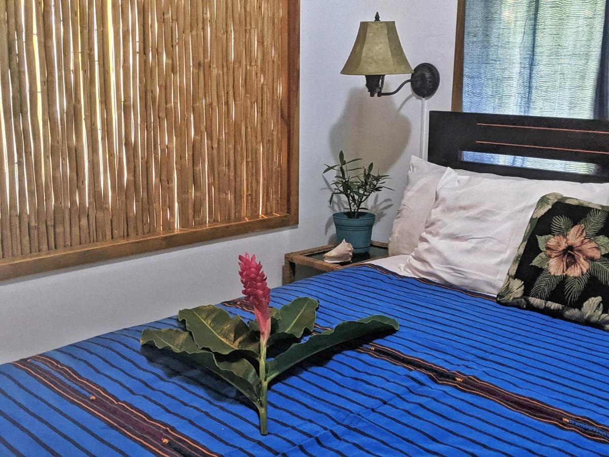 ويست باي Seaside Inn Roatan المظهر الخارجي الصورة