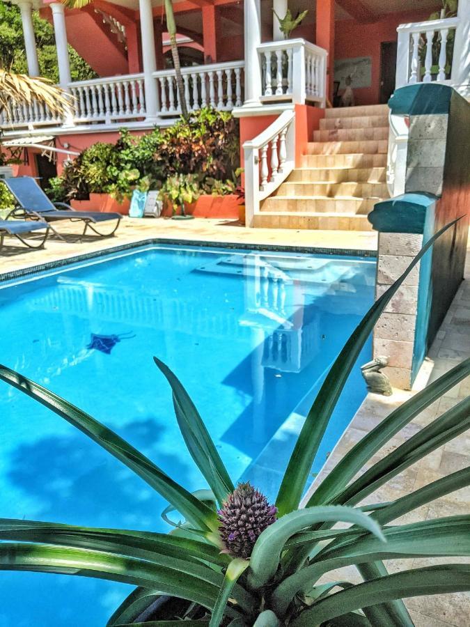ويست باي Seaside Inn Roatan المظهر الخارجي الصورة