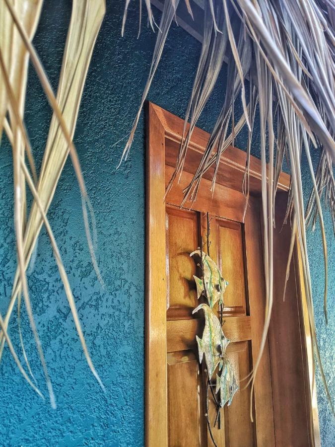 ويست باي Seaside Inn Roatan المظهر الخارجي الصورة