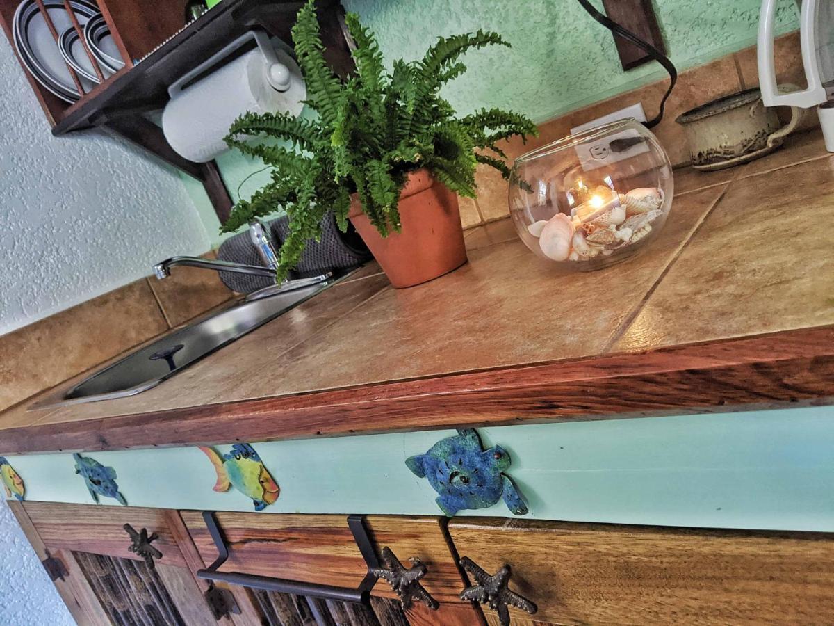 ويست باي Seaside Inn Roatan المظهر الخارجي الصورة