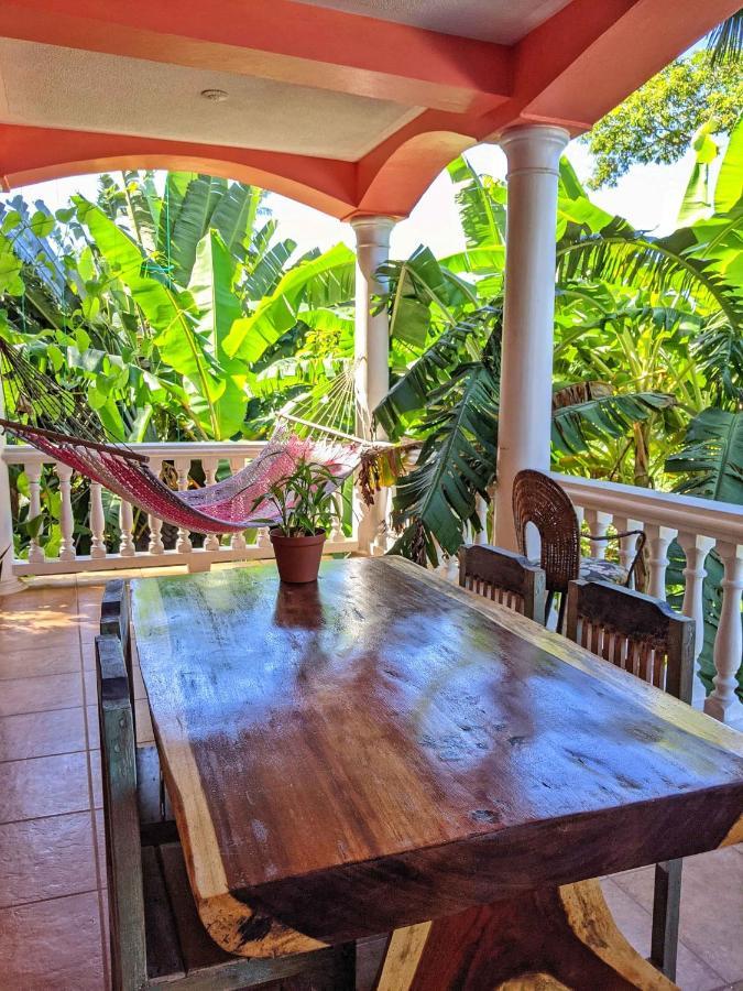 ويست باي Seaside Inn Roatan المظهر الخارجي الصورة