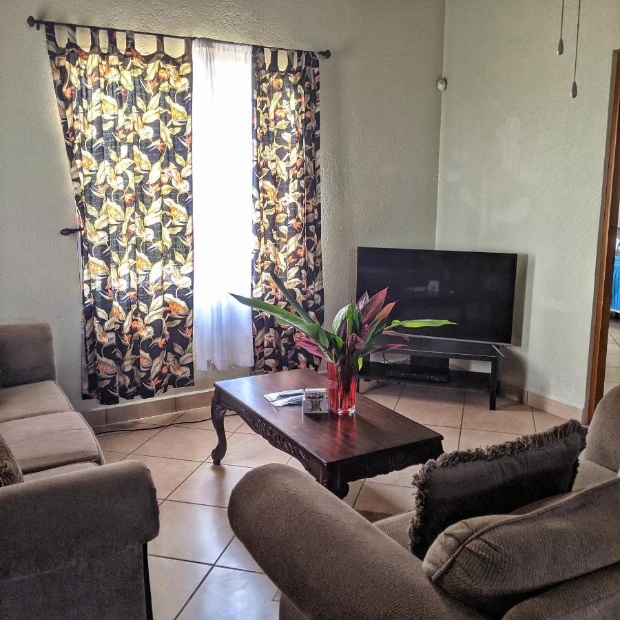 ويست باي Seaside Inn Roatan المظهر الخارجي الصورة
