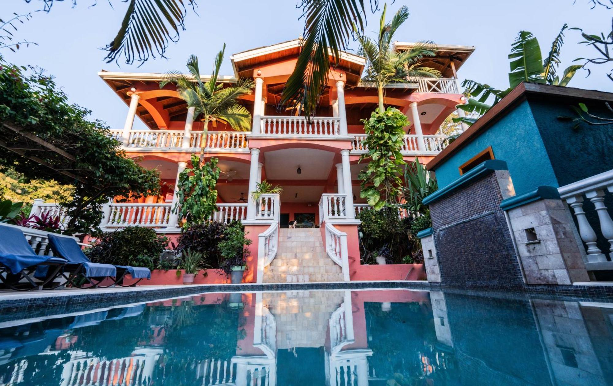 ويست باي Seaside Inn Roatan المظهر الخارجي الصورة