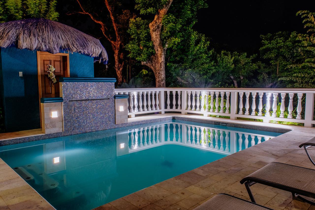 ويست باي Seaside Inn Roatan المظهر الخارجي الصورة